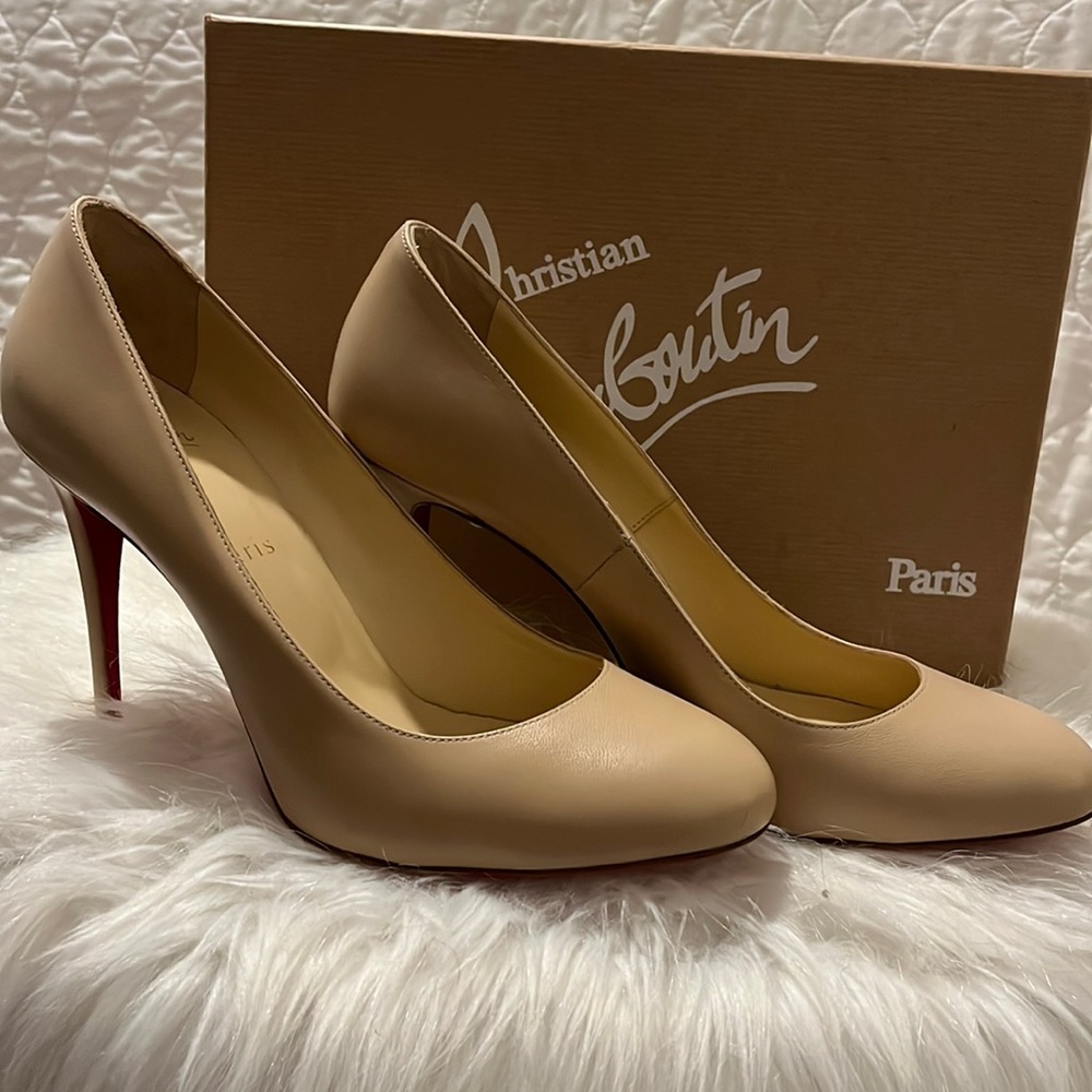 Christian Louboutin Nude Pumps